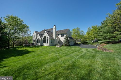 315 Blackburn Dr, Berwyn PA  19312-2801 exterior