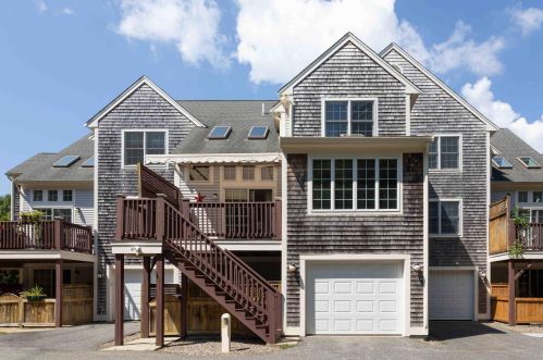 66 Gold Leaf Ln, Mashpee, MA 02649-3557