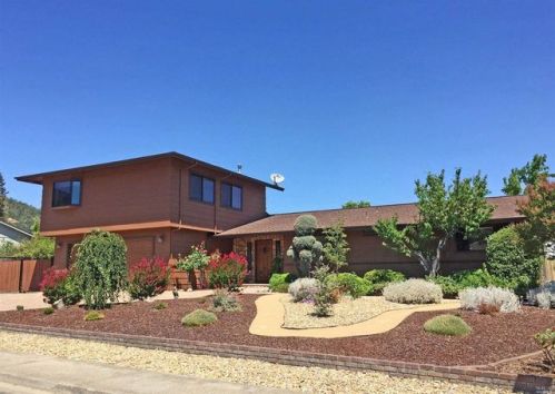 670 Tokay Ave, Ukiah, CA 95482-3233