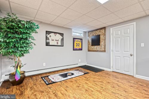48 Valley Rd, Hummelstown PA  17036-9723 exterior