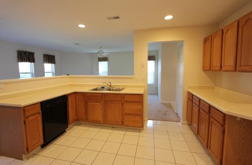 925 Sunset Dr, Englewood OH  45322-2251 exterior