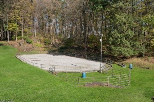 55 Hunts School Rd, Fredon NJ  07860-5405 exterior