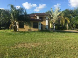 1640 Wallace Rd, Lutz, FL 33549-3933