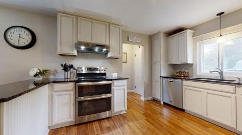 35 Overlook Rd, South Kingstown RI  02882-1246 exterior