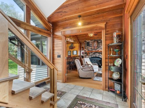 1410 Whitewater Dr, Manitowoc WI 54220-9437 exterior