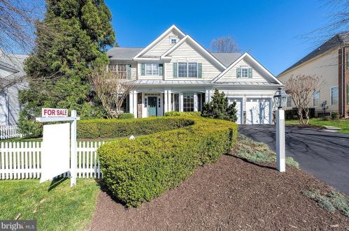 2013 Powells Landing Cir, Woodbridge, VA 22191-4512
