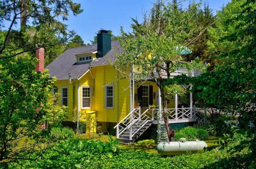 50 Dearborn Park Rd, Pescadero, CA 94060-8850