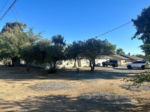 15940 Minnetonka St, Victorville, CA 92395-9601