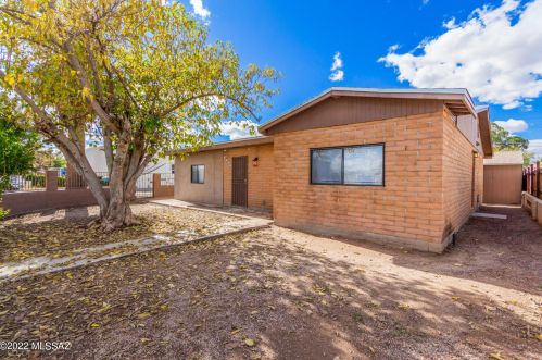 5201 Carapan Ave, Tucson, AZ 85705-1127