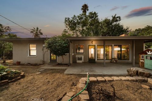 6800 De Anza Ave, Riverside, CA 92506-3902