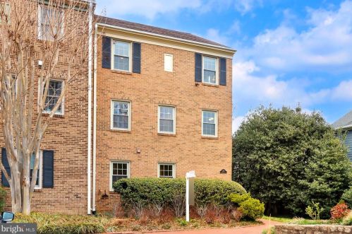 1270 Washington St, Falls Church, VA 22046-3848