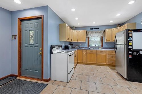 264 Lindsay Rd, Zelienople PA  16063-3210 exterior