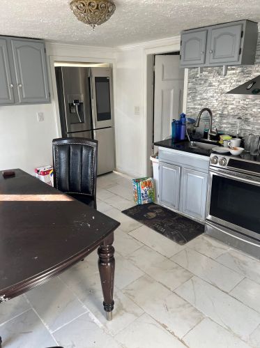 28 Central St, Nashua NH  03060-3205 exterior