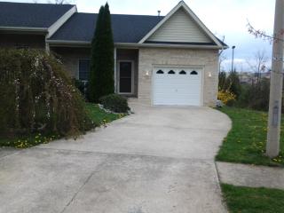 1255 White Rock Ct, Woodstock VA  22664-2072 exterior