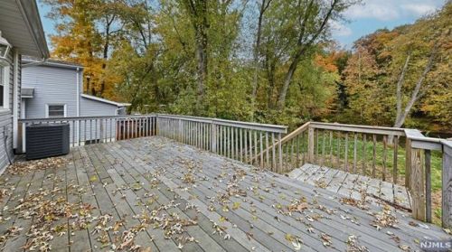 29 River Rd, Oakland NJ  07436-1912 exterior
