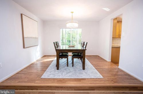 1109 Challedon Rd, Great Falls, VA 22066-1741