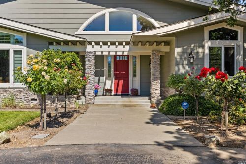 374 Laguna Vista Rd, Santa Rosa, CA 95401-5644