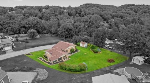 25 Beaver Rd, Jeannette, PA 15644-3117