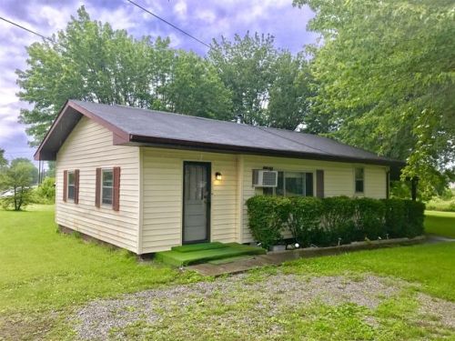 68 66th Ave, Palmer, TN 37365-2328