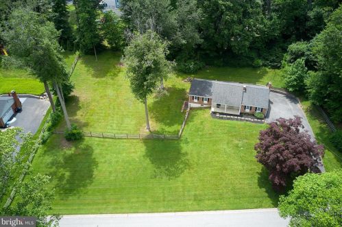 32 Winding Way, Glen Mills, PA 19342-1119