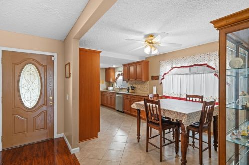 20018 Dalfsen Ave, Long Beach, CA 90746-2911