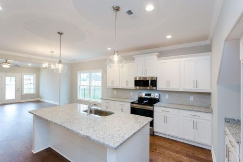 145 Cooper Place Dr, Manchester TN  37355-7544 exterior