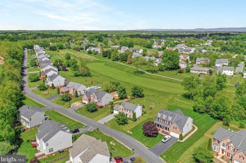 594 Sawgrass Dr, Charles Town WV  25414-5968 exterior