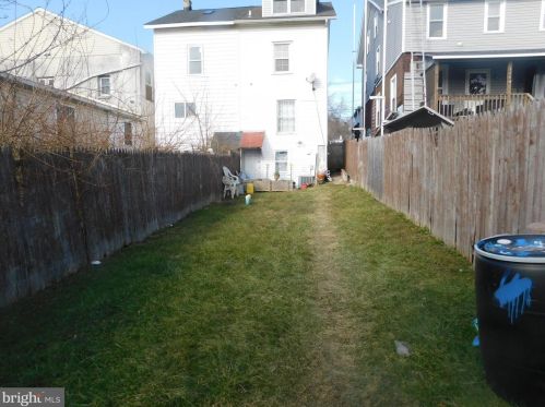 348 1st Ave, Parkesburg, PA 19365-1202