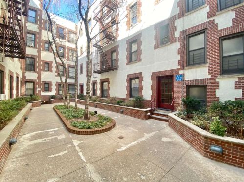 3114 Crescent St, Long Island City, NY 11106-3775