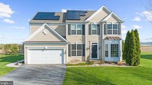 8610 Ash Ln, Breinigsville, PA 18031-1264