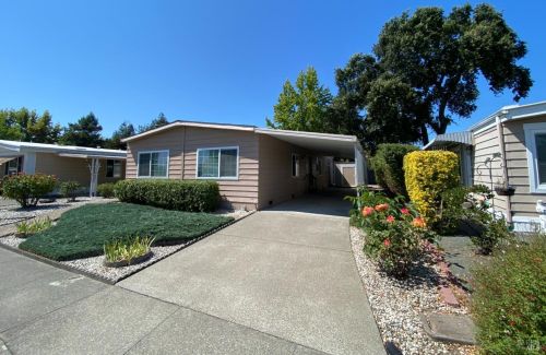 120 Westgate Cir, Santa Rosa, CA 95401-9021