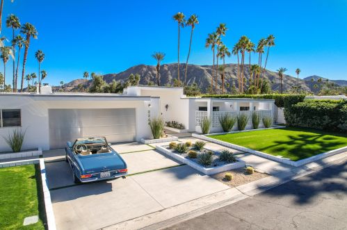 2344 Yosemite Dr, Palm Springs, CA 92264-4018