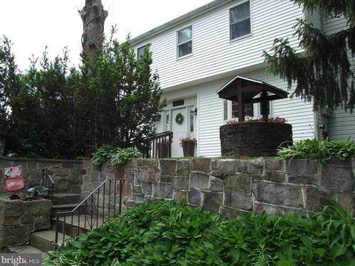 1466 Bristol Rd, Southampton, PA 18966-4330