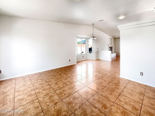 10195 Rainbow Meadow Dr, Tucson AZ  85747-5504 exterior