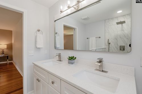 1712 Robin Crst Dr, Cayce-West Columbia SC  29169-5433 exterior