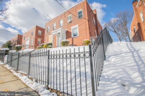 2833 28th St, Washington, DC 20020-2632