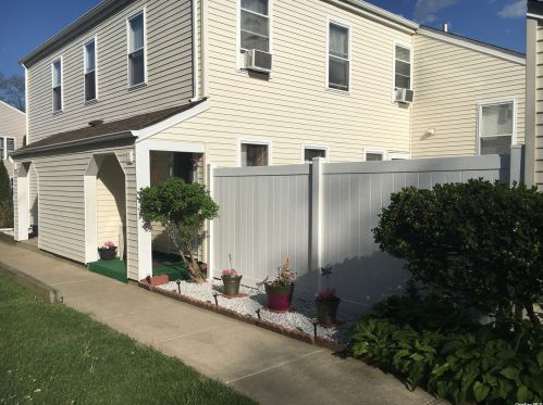 310 Lowndes Ave, Huntington Station, NY 11746-1209