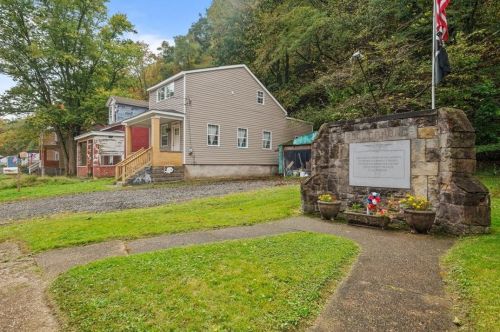 3364 Spring Garden Rd, Pittsburgh, PA 15212-1254