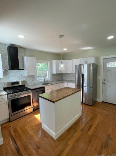 865 Noble Ave, Bridgeport CT  06608-1049 exterior