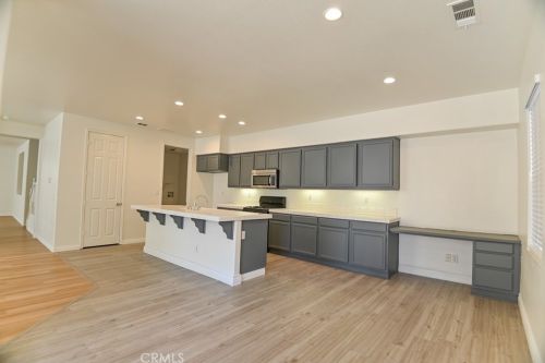 1608 Chamberlin Creek Way, Perris CA  92571-3741 exterior