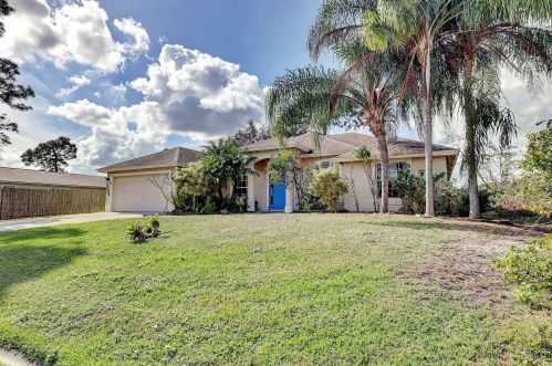 3366 Perrine St, Fort Pierce, FL 34953-4952