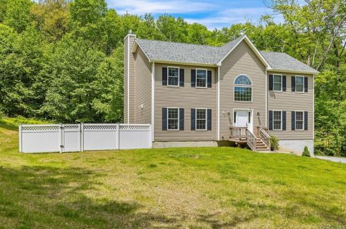 437 Depot Hill Rd, Poughquag NY  12570-5765 exterior