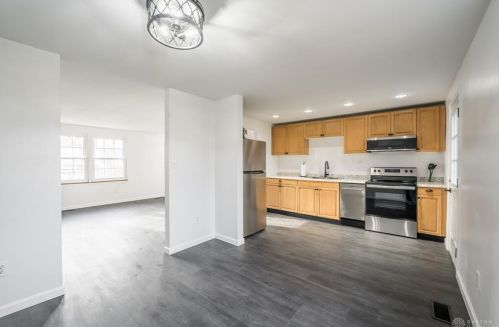 180 Woburn Farm Cir, Englewood OH  45322-3425 exterior