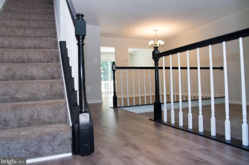 7379 Hidden Knolls Ct, Springfield VA  22153-1910 exterior