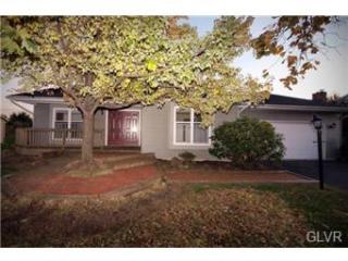 8236 Peach Ln, Fogelsville, PA 18051-1518