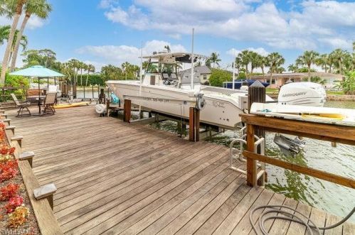 446 Bayside Ave, Naples FL 34108-2314 exterior