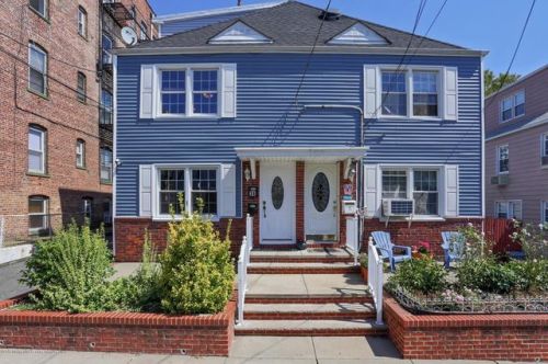 36 Kelly Pkwy, Bayonne NJ  07002-3411 exterior