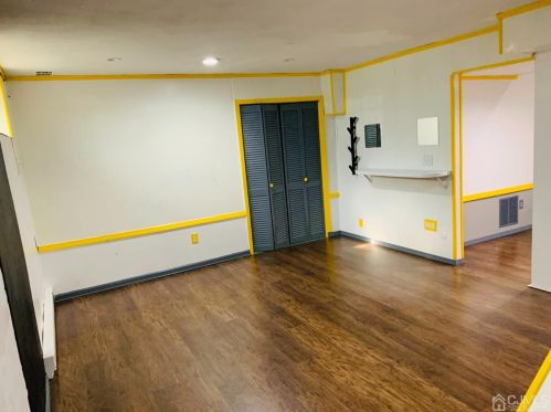 3 Highview Dr, Woodbridge NJ  07095-3905 exterior