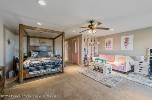 66 Kyle Dr, Tinton Falls NJ  07712-7536 exterior