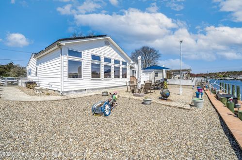 1032 Orlando Dr, Lacey NJ  08731-5510 exterior